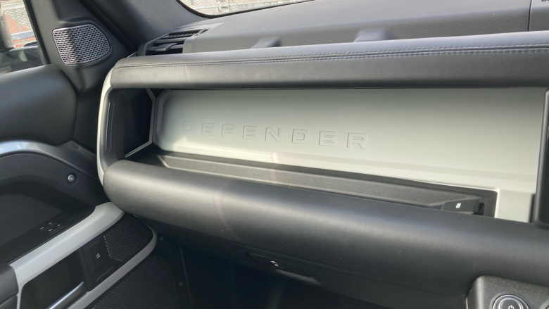 Land Rover Defender 3.0 D300 HSE 110 5dr Auto Diesel Estate